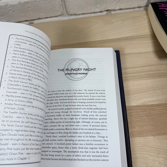 THE SCIENTIFIC SECRETS OF DOCTOR WHO in Hardcover - Picture 6 of 7